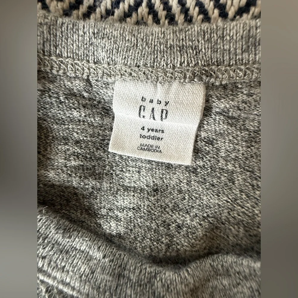 GAP Heather Gray Knit Sweater